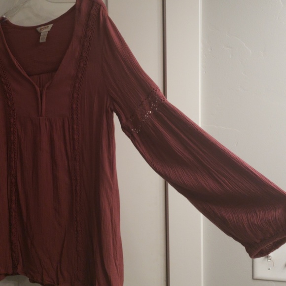 Top - Picture 2 of 2